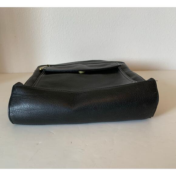 Valerie Stevens leather crossbody bag in black - Picture 10 of 10